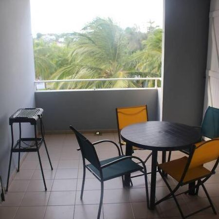 Ti Kaz' Paradis - accès privé à la plage du bourg Sainte-Anne  Exterior foto