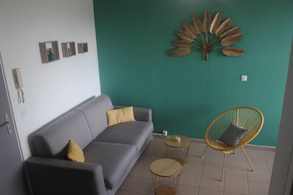 Ti Kaz' Paradis - accès privé à la plage du bourg Sainte-Anne  Exterior foto